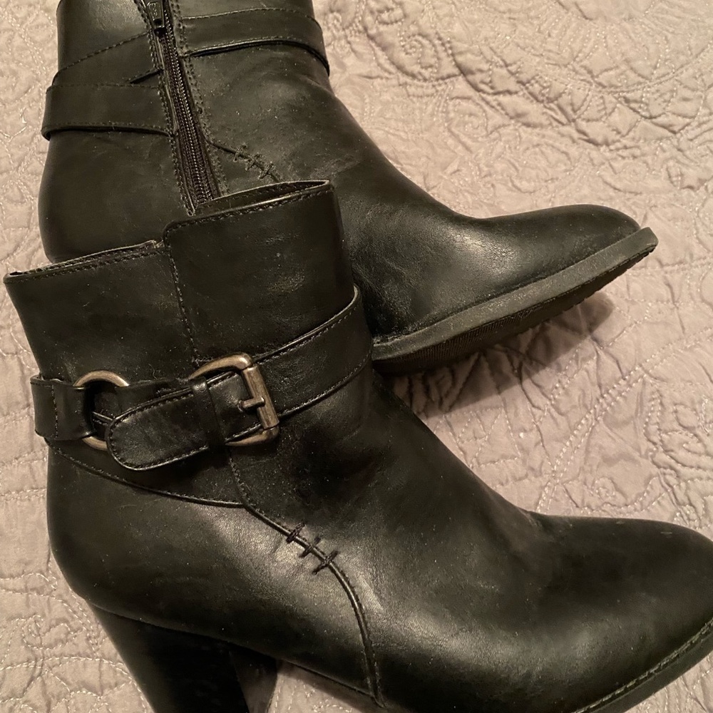 Black Bass ankle boots